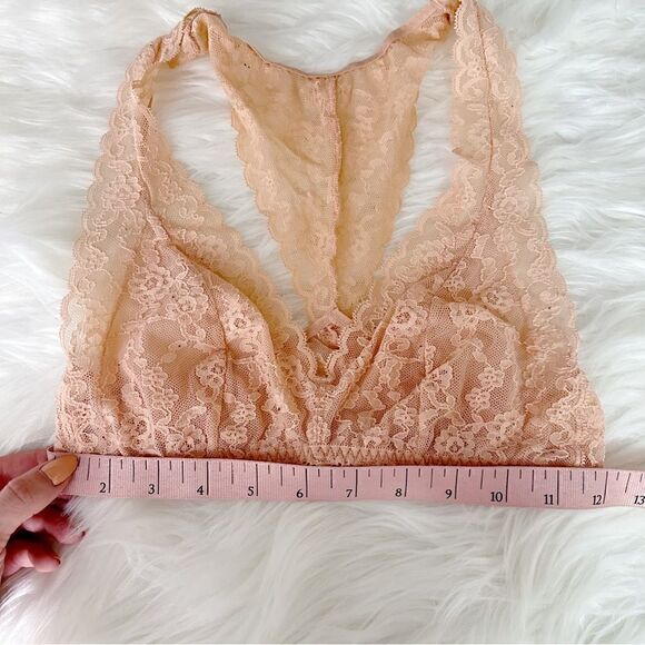 ɢᴜᴄ ᴠꜱ ᴜɴʟɪɴᴇᴅ ʟᴀᴄᴇ ʙʟᴜꜱʜ ʟᴏᴜɴɢᴇ ʙʀᴀʟᴇᴛᴛᴇ - Picture 10 of 10